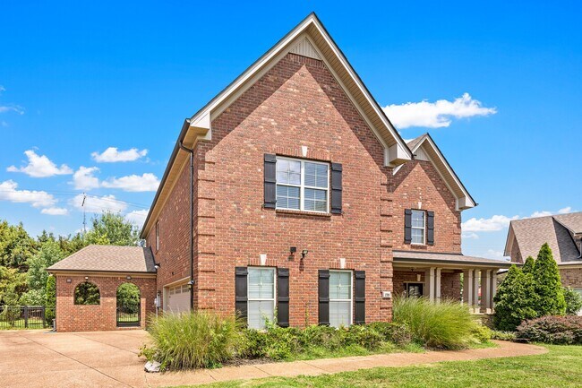 Building Photo - 2709 Avington Ct