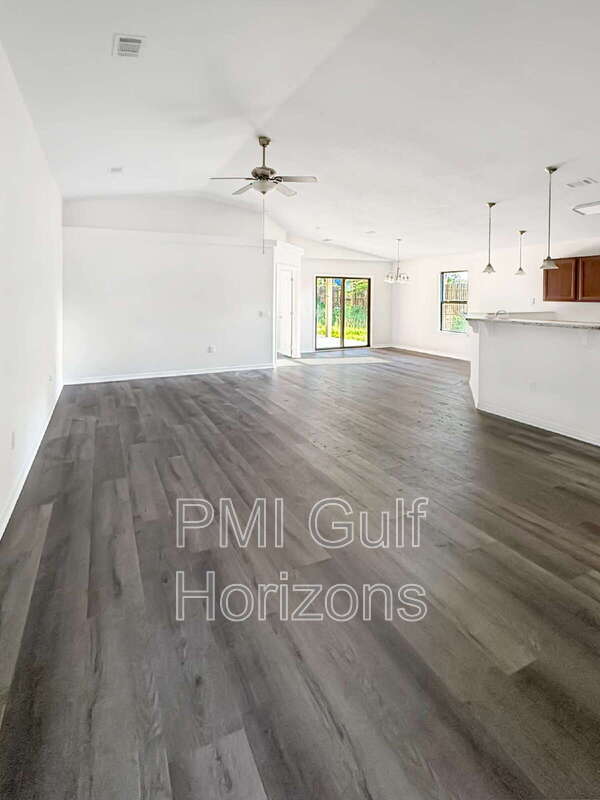 Building Photo - 8657 El Paseo St