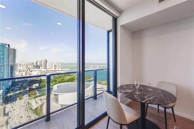 Foto del edificio - 398 NE 5th St