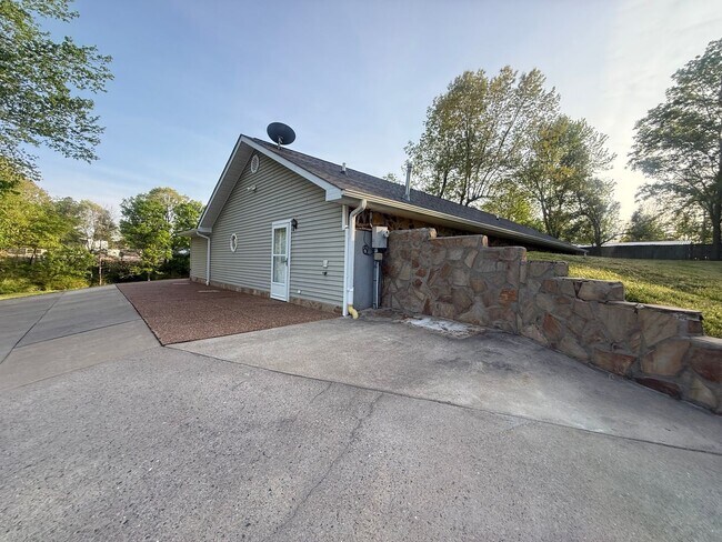 Foto del edificio - Spacious House in Draffenville