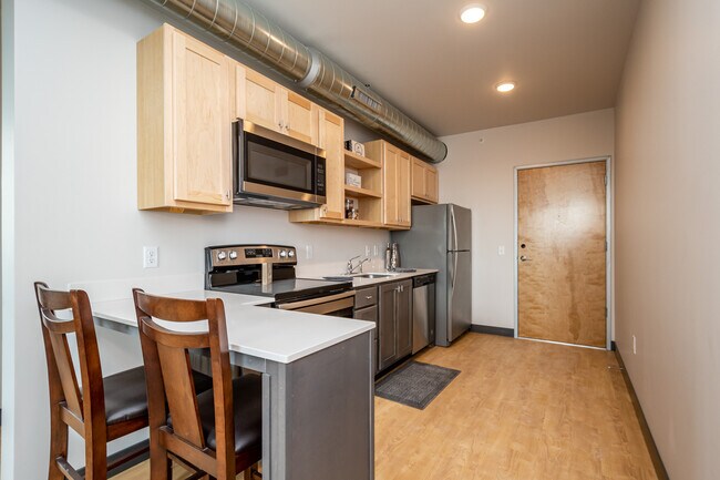 Building Photo - 245 Kingston