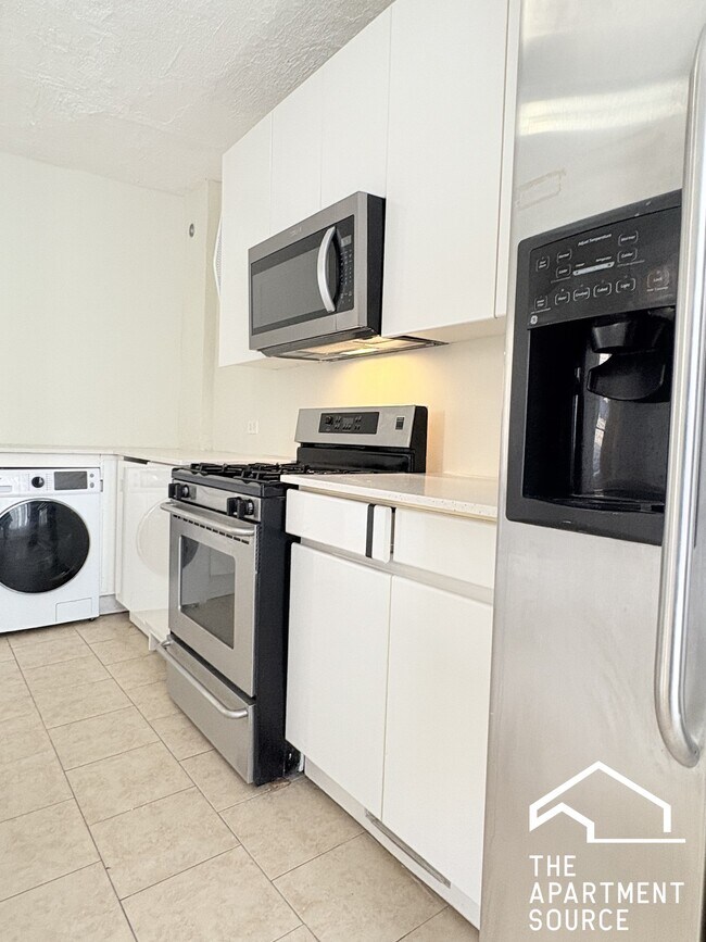 Foto del edificio - 1638 W 18th Pl