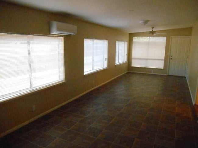 Foto del edificio - 1428 E Harmony Ave