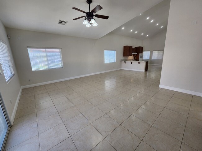 Building Photo - 753 Maranello St