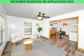 Building Photo - 429 Palo Alto Dr