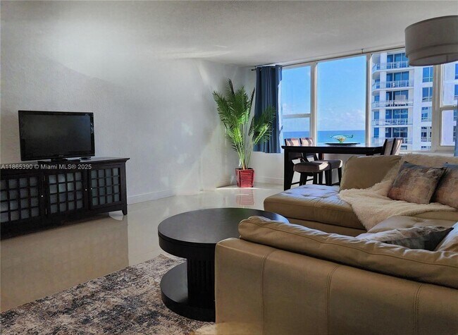 Building Photo - 3505 S Ocean Dr