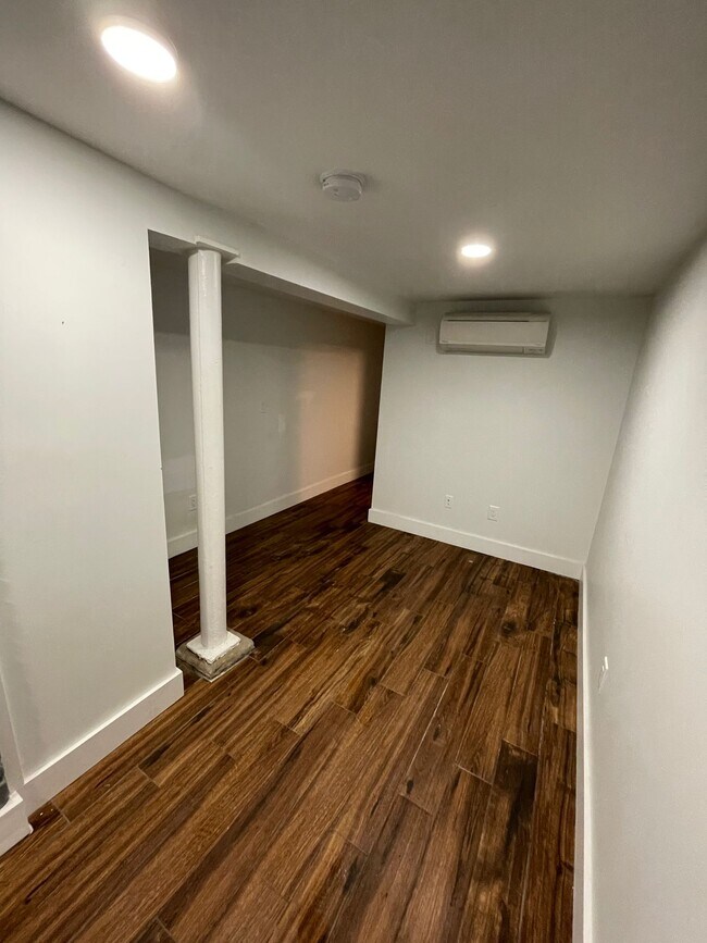Foto del edificio - 112 Duncan Ave