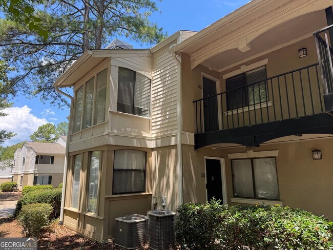 Foto del edificio - 5005 Wingate Way