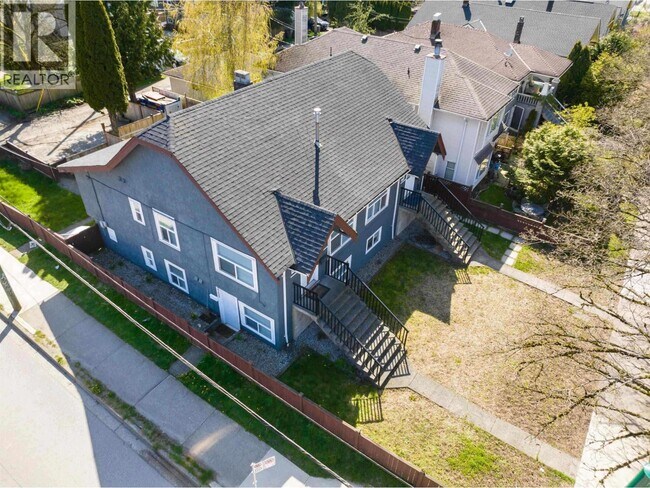 Photo du bâtiment - 28XX W 6th Ave