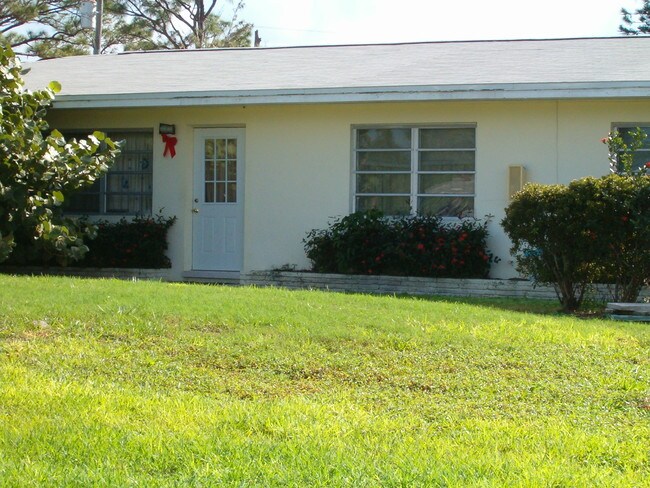Primary Photo - 820 NW River Shores Blvd