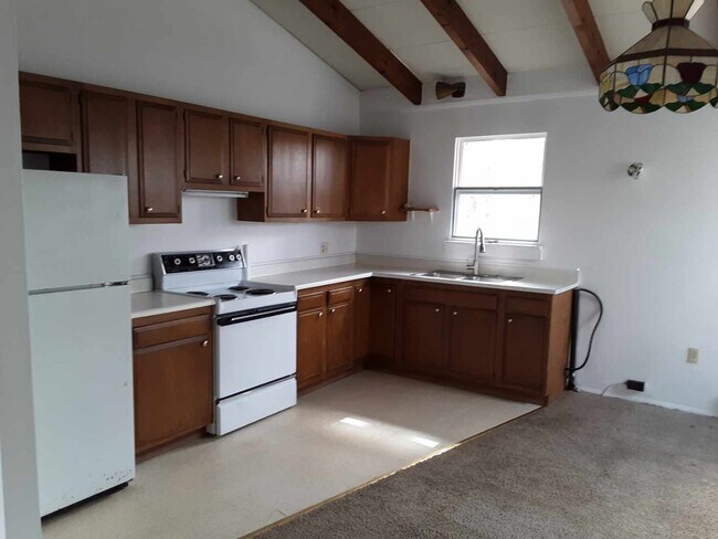 Building Photo - 604 Lakeside Dr