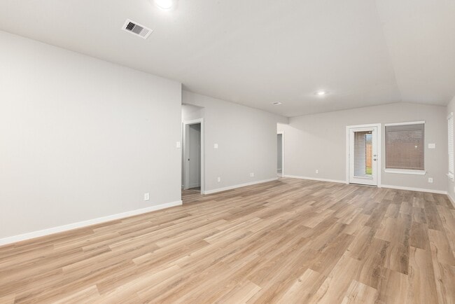 Foto del edificio - 6623 Castella Dr