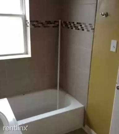 Building Photo - 2 br, 1 bath Condo - 1637 W 77th St 1W Uni...