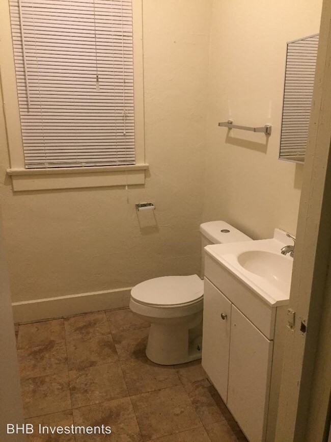 Foto del edificio - 3 br, 1.5 bath House - 556 W 28th St