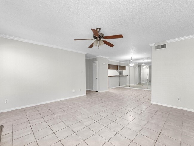 Foto del edificio - 17401 Red Oak Dr