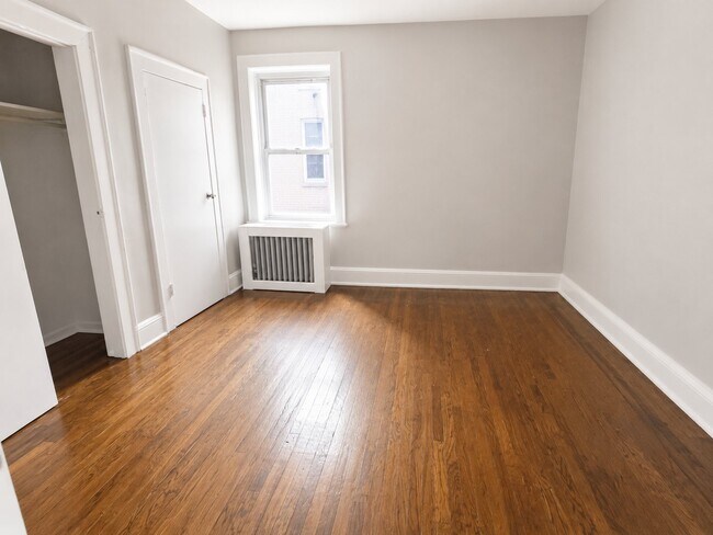 Foto del edificio - 271 Goldsmith Ave