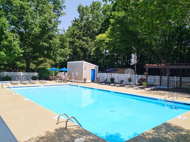 Foto del edificio - 600 Reusens Rd