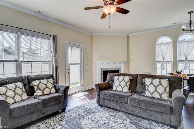 Building Photo - 2837 Estella Dr