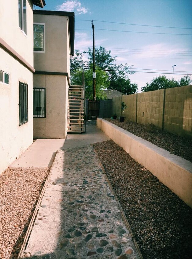 Primary Photo - 1534 E Roosevelt St