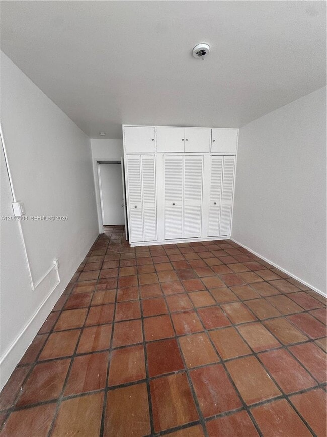 Building Photo - 10281 E Bay Harbor Dr