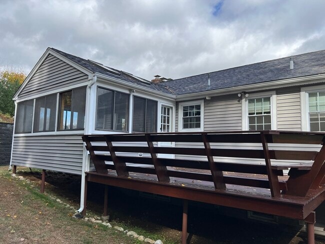 Foto del edificio - 27 Miles Standish Dr