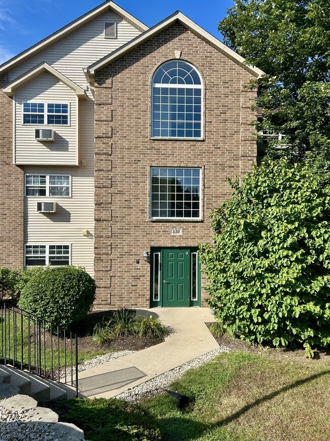 Building Photo - 430 Cunat Blvd