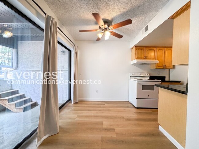 Foto del edificio - 6470 S Dayton St