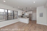 Primary Photo - 2901 N Clark St