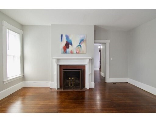 Building Photo - 56 Mulberry St