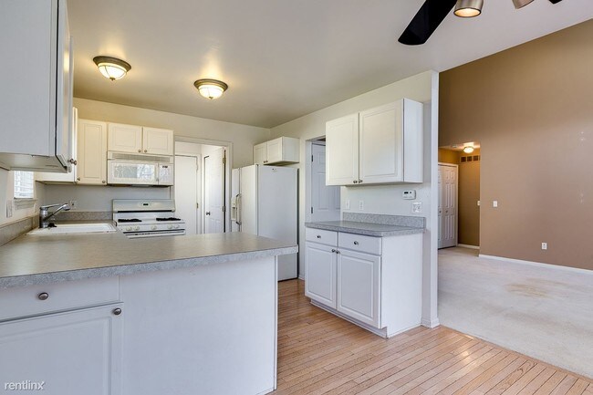 Building Photo - 939 Calpernia