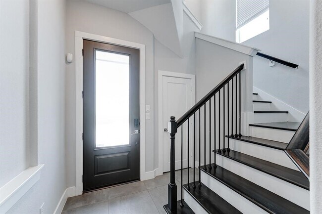 Foto del edificio - 8409 Hempstead Rd