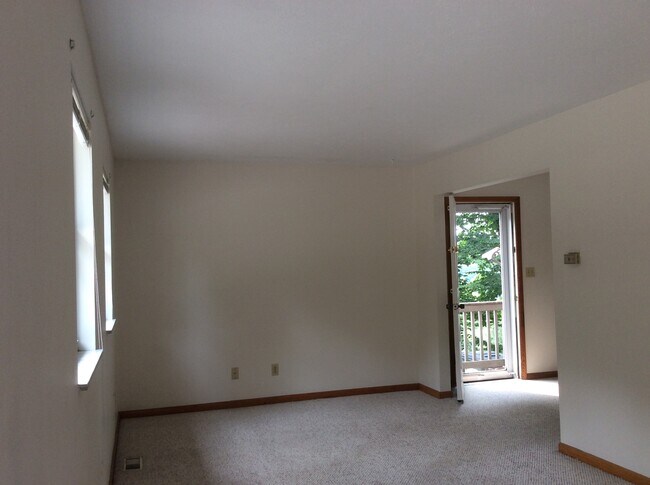 LR 14 Hilltop - Identical to 10 Hilltop - 10 Hilltop Ct