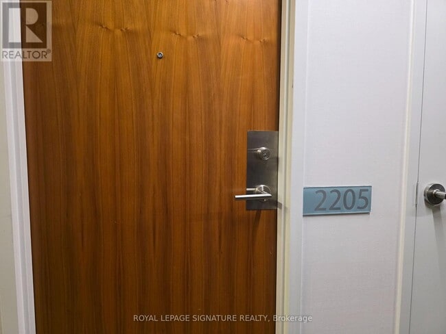 Building Photo - 170 Fort York Blvd