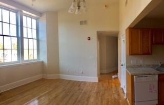 Living Area - Lincoln Gardens Senior Living Community