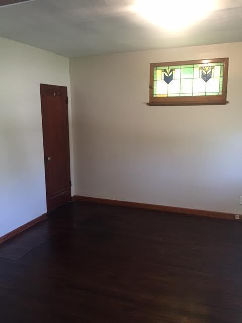 Foto del edificio - Spacious 2 Bed/1 Bath! Updated Kitchen! Hardwood Floors!