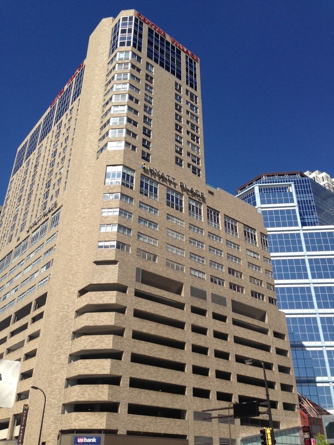 Building Photo - 433 S 7th St