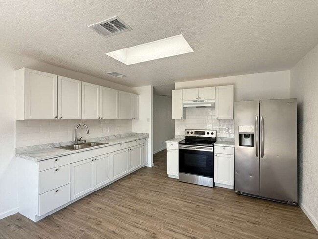 Building Photo - 8206 Grimchester