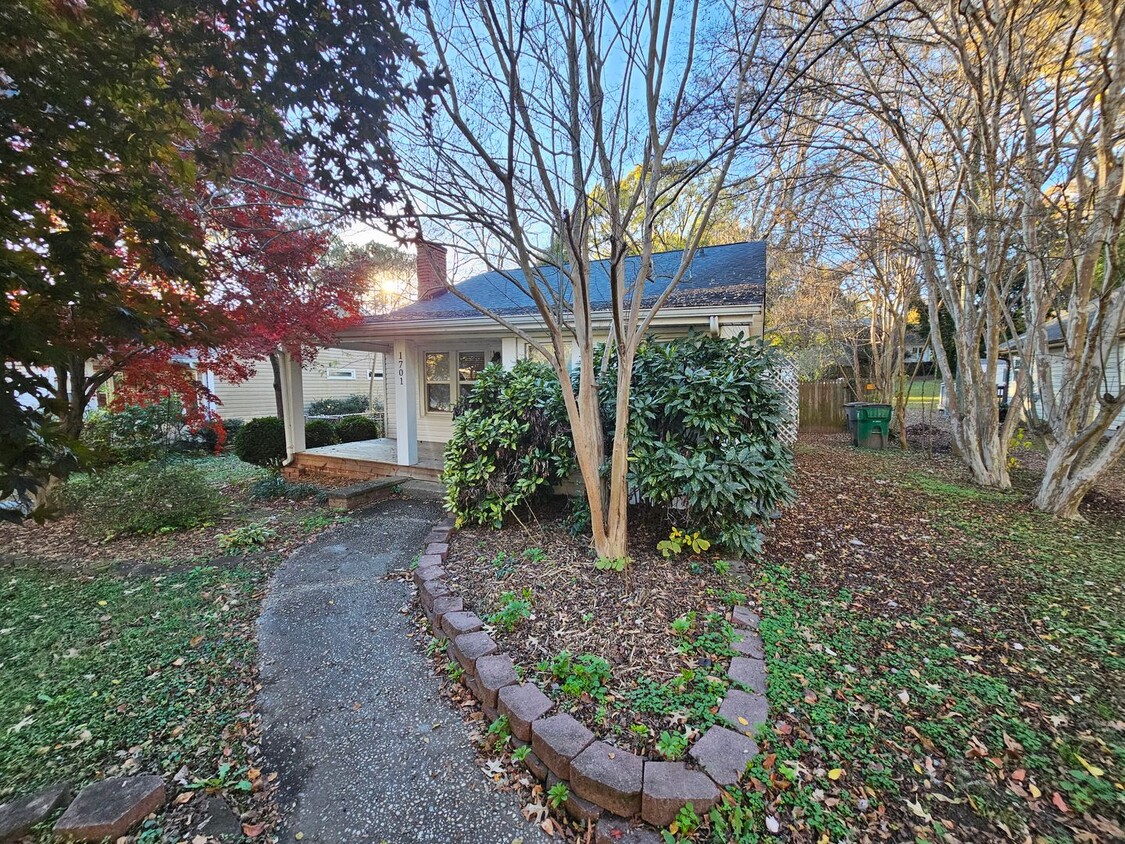 Primary Photo - Uptown Charlotte Home in quiet neighborhood