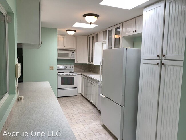 Building Photo - 3 br, 2 bath House - 9307 NE 188th St