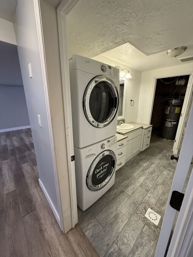 Foto del edificio - Gorgeous Basement Apartment in Moroni