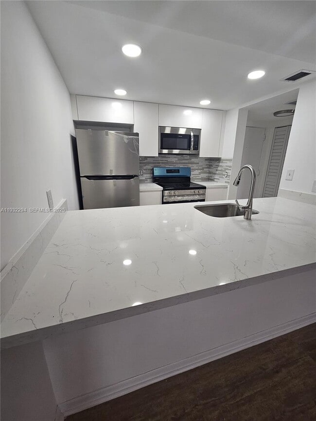 Foto del edificio - 8180 Geneva Ct