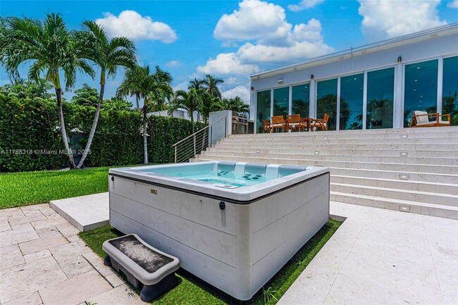 Foto del edificio - 1090 NE 84th St