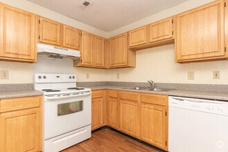 Building Photo - Greens of Pine Glen Apartments