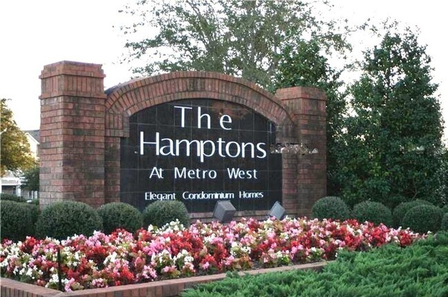 Building Photo - Great 1/1 condo at Metrowest