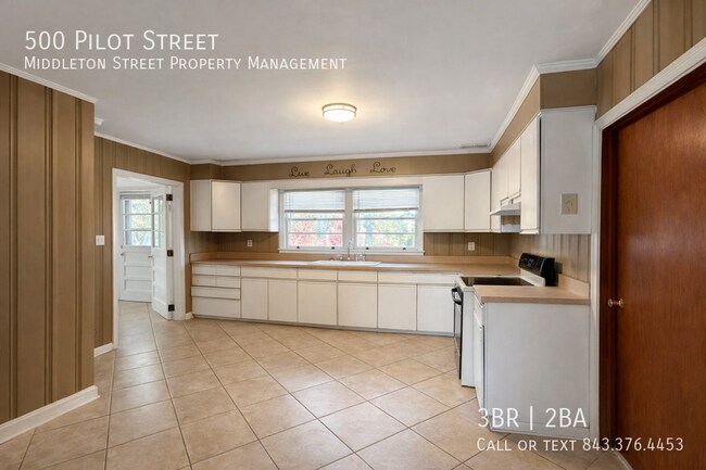 Foto del edificio - 500 Pilot St