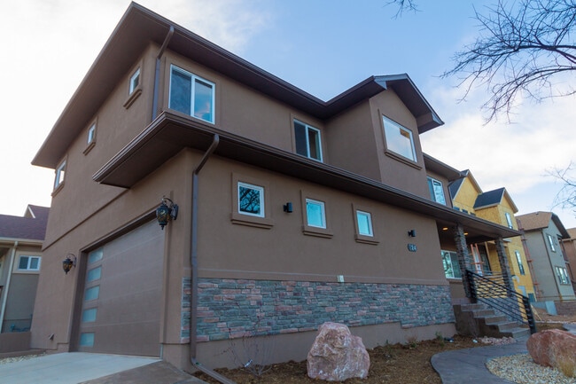 Photo - 724 N Walnut St House