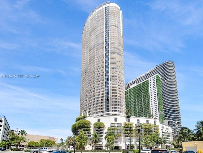 Building Photo - 1750 N Bayshore Dr