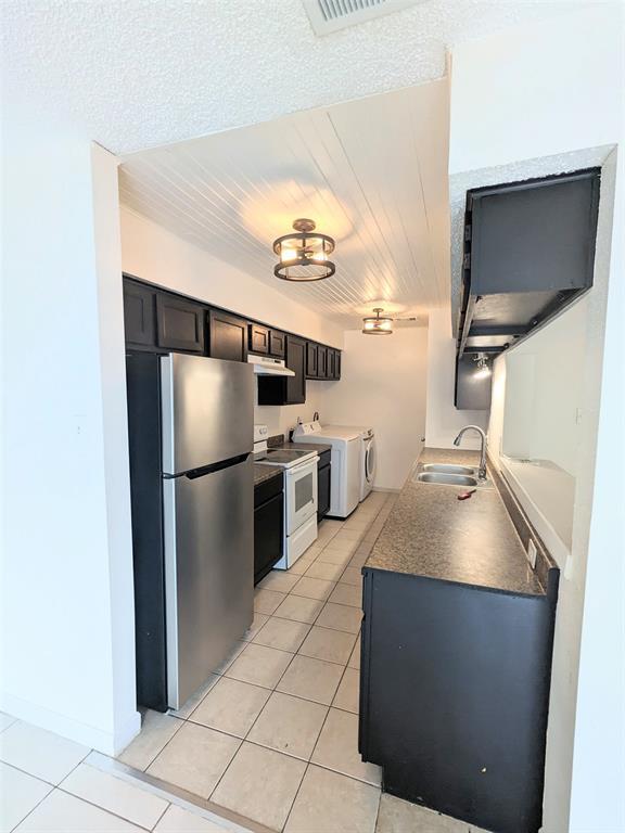Foto del edificio - 15516 Weldon Dr