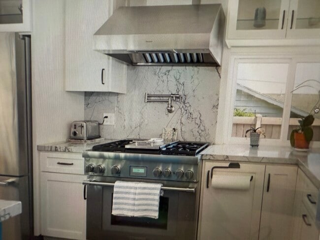 Building Photo - 2805 Calle Aventura