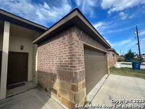 Foto del edificio - 2611 Pahmeyer Rd